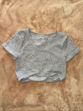 Forever 21 Light Gray Short Sleeve Crop Top - S